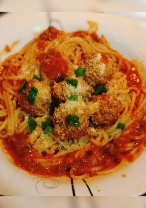 Una foto de 🍝 Fideos con albóndigas estofadas🍝