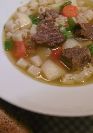 A picture of Beef Vegetable Soup (Kreatosoupa me laxanika).