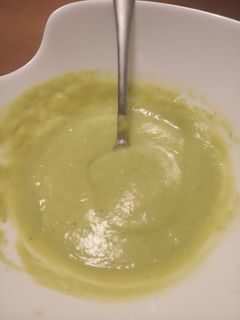 Una foto de Crema de aguacate