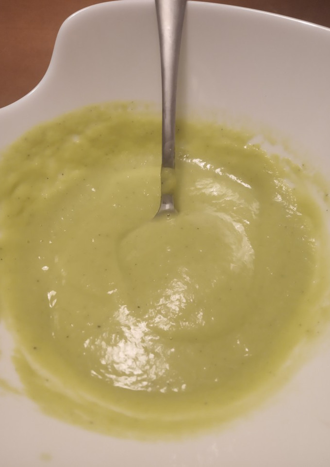 Una foto de Crema de aguacate
