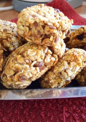 A picture of Banana Oat Cookies.