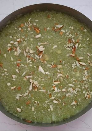 દૂધી હલવો(Bottle Gourd Halwa Recipe In Gujarati) રેસીપી મુખ્ય ફોટો