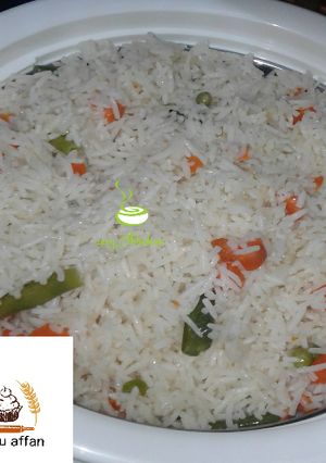 A picture of White fried rice.