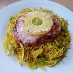 A picture of Vickys Gammon & Pineapple with Stir Fry Noodles GF DF EF SF NF.