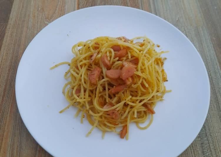 Simple aglio e olio (pasta dengan bawang dan minyak)