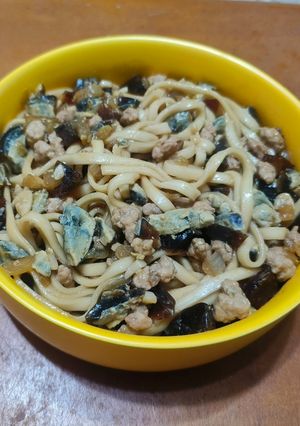 皮蛋肉醬麵 的食譜成品照片