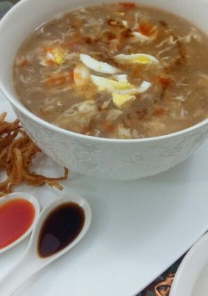 A picture of Hot & sour soup.
