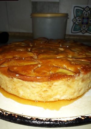 Una foto de Budín de pan con manzanas