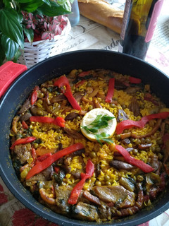 Una foto de Arroz con setas y calamar