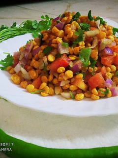 ચણા દાળ ની ભેળ (Chana Dal Bhel Recipe In Gujarati) રેસીપી મુખ્ય ફોટો