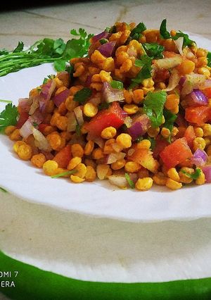 ચણા દાળ ની ભેળ (Chana Dal Bhel Recipe In Gujarati) રેસીપી મુખ્ય ફોટો