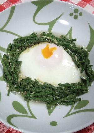 Foto di Asparagi selvatici con le uova