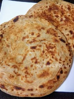 गेहूं के आटे का लच्छा पराठा (Gehun ke aate ka Laccha paratha recipe in Hindi) रेसिपी मुख्य फोटो