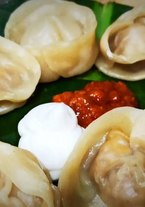 A picture of Chicken momos.