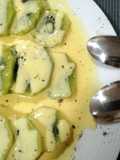 Kiwi con salsa de queso y mango