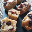 Minis Cakes Pruneaux Lardons et mozzarella
