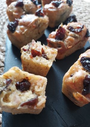 Une photo de Minis Cakes Pruneaux Lardons et mozzarella