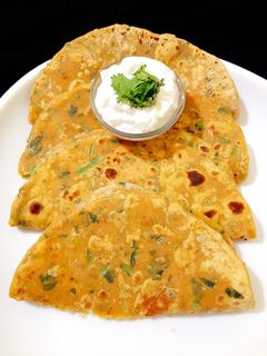 মেথি থেপলা (Methi thepla recipe in Bengali) রেসিপির প্রধান ছবি