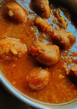 पकौड़े की सब्जी (pakode ki sabzi recipe in Hindi) रेसिपी मुख्य फोटो
