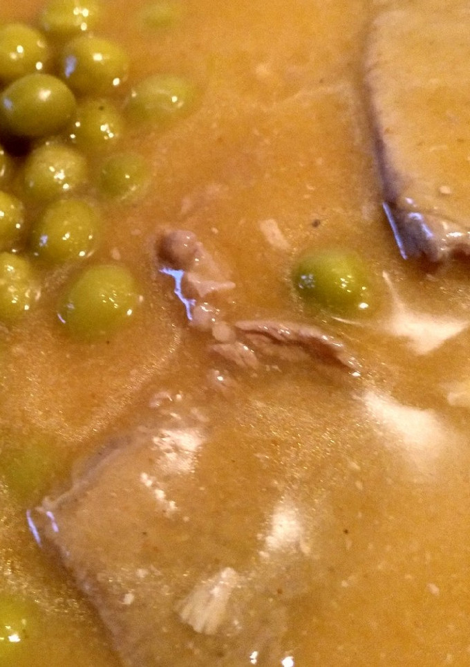 Una foto de Carne en salsa con guisantes🍲