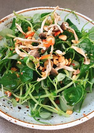 Hình của món Rau càng cua trộn nấm.
