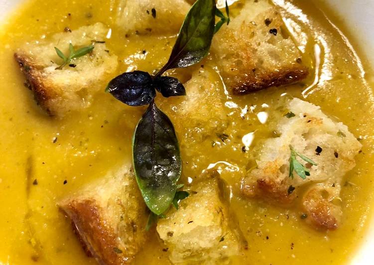 Easiest Way to Make Fatto in casa super veloce Vellutata di zucca alle erbe