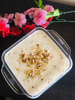 ડ્રાયફ્રુટ ખીર (Dryfruit Kheer Recipe In Gujarati) રેસીપી મુખ્ય ફોટો