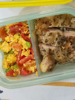 一鍋搞定一便當: 香煎雞腿排 的食譜成品照片