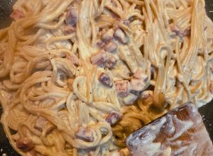 Foto principal de Pasta a la carbonara con nata