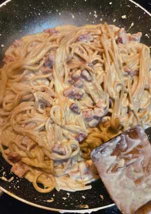 Una foto de Pasta a la carbonara con nata
