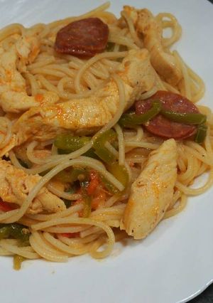 A picture of Spaghetti with Chicken and Chorizo.