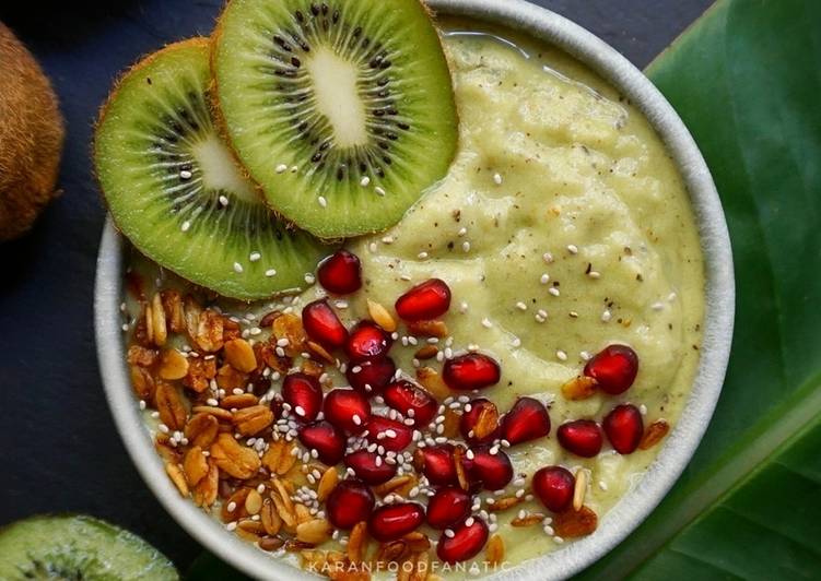 Easiest Way to Make Kiwi Smoothie Bowl in A Minutes for Mom