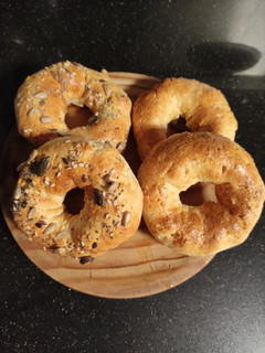 Una foto de Bagels en freidora de aire