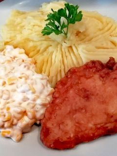 Csirkemell ünnepi bundában recept fotója