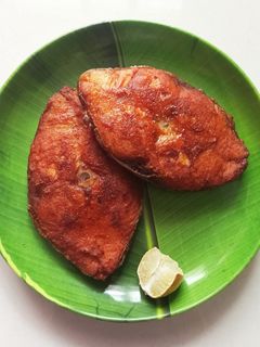 வஞ்சிரம் மீன் வறுவல்(vanjaram fish fry recipe in tamil) செய்முறை முக்கிய புகைப்படம்