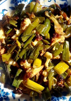 পেঁয়াজকলি ফুলকপি ভাজা (peyajkoli phulkopi bhaja recipe in Bengali) রেসিপির প্রধান ছবি