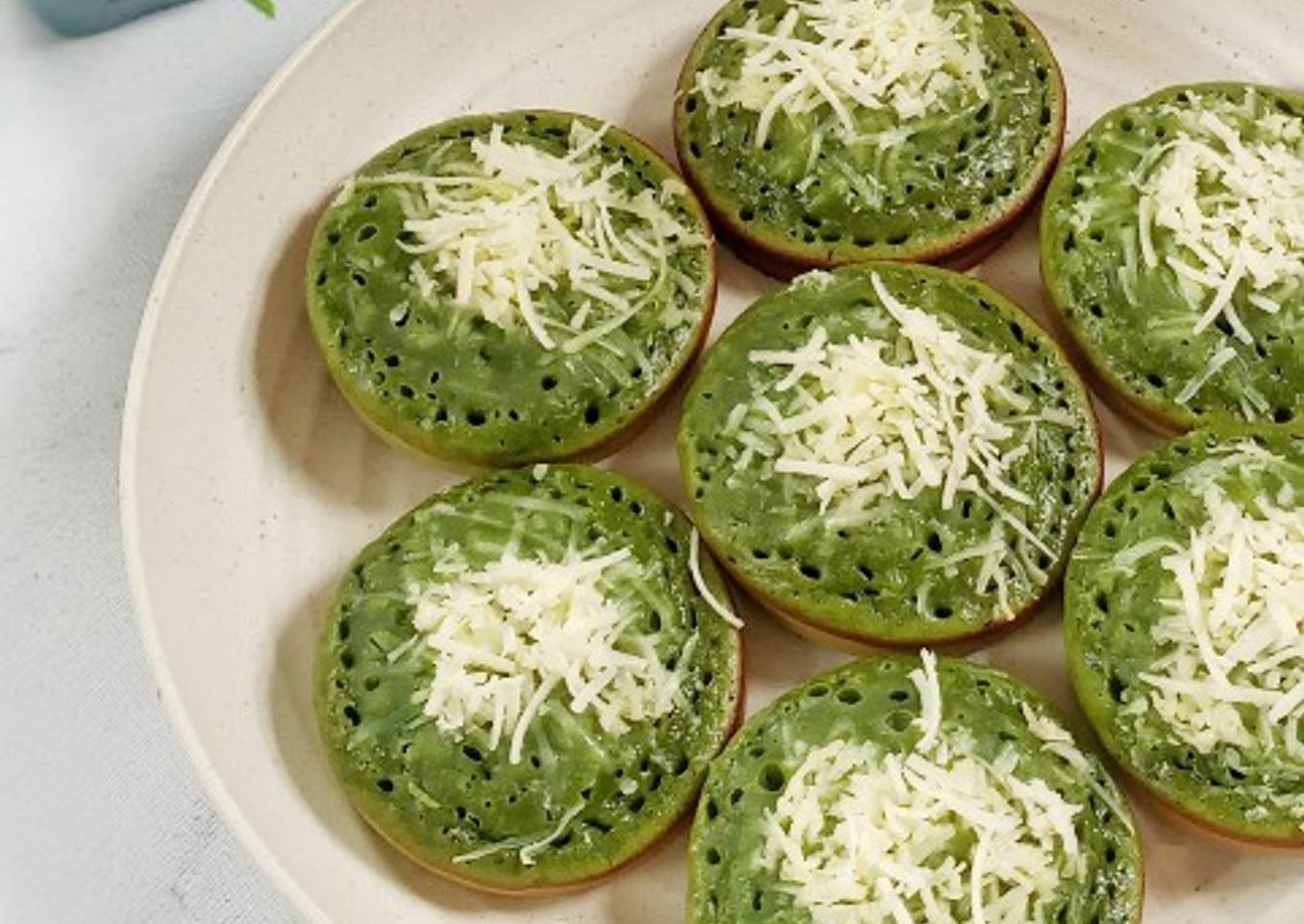 Kue cubit matcha