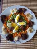 Ensalada de hígado de pollo, huevo y crutones
