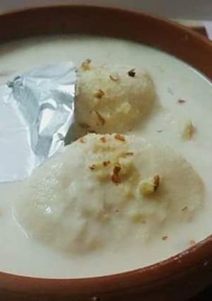 A picture of Rasmalai.