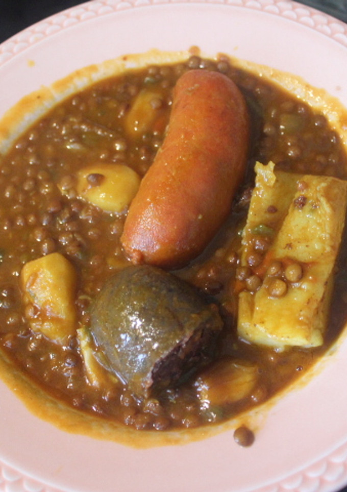 Una foto de Guiso de lentejas con tupinambas