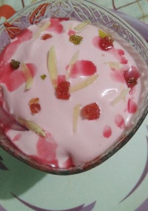 A picture of Rooh Afza ice cream.