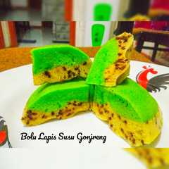 รูปของ Bolu Lapis Susu Gonjreng 💚💛