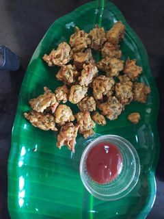 पालक के पकोड़े (palak ke pakode recipe in Hindi) रेसिपी मुख्य फोटो