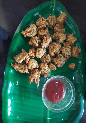 पालक के पकोड़े (palak ke pakode recipe in Hindi) रेसिपी मुख्य फोटो
