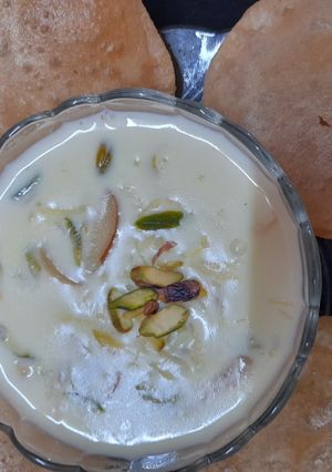 કુકર માં ખીર(Kheer Recipe In Gujarati) રેસીપી મુખ્ય ફોટો