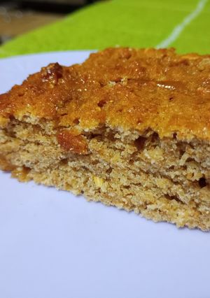 Una foto de Bizcochuelo de avena, miel y harina integral