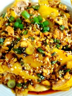 รูปของ ไก่ต้มราดซอสน้ำมันพริกเผาเสฉวน(น้ำมันพริกแบบจีนทำเองง่ายๆ)