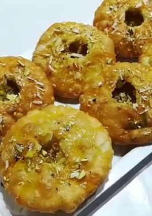 शाही मावा कचौड़ी (Shahi mawa kachori recipe in Hindi) रेसिपी मुख्य फोटो