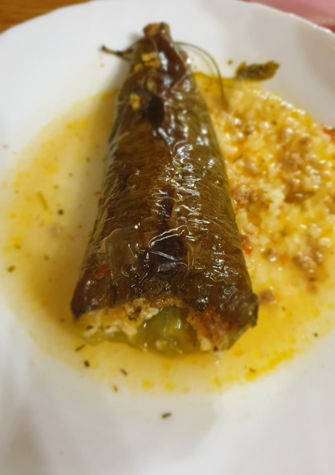 Una foto de Pimientos rellenos de carne picada y arroz (Receta Bulgara)