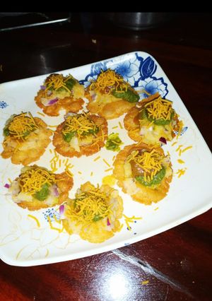 A picture of Papdi Chaat.